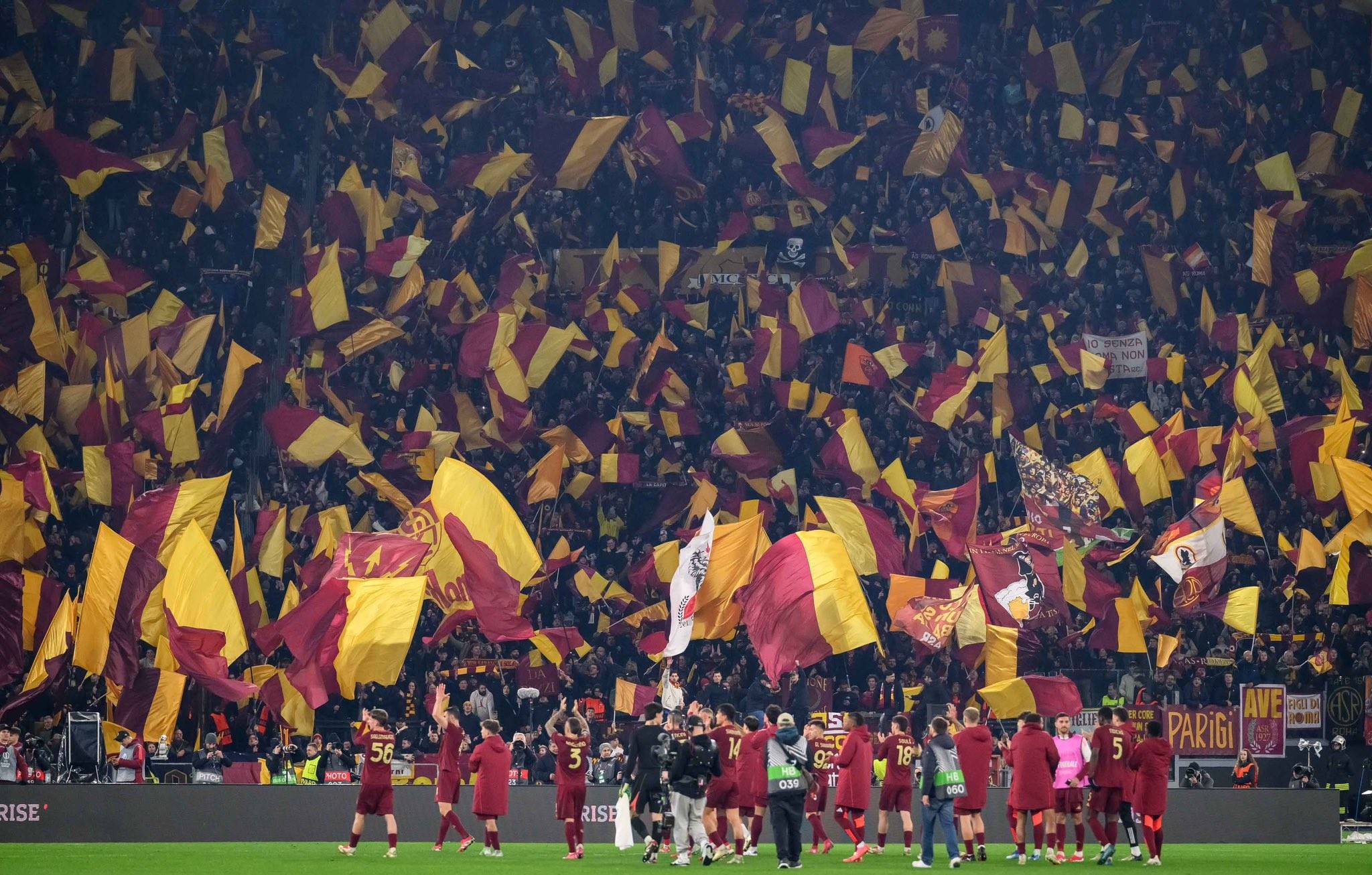 开云体育APP下载-那些我们熟悉的欧冠“绝杀场面”图片集的简单介绍