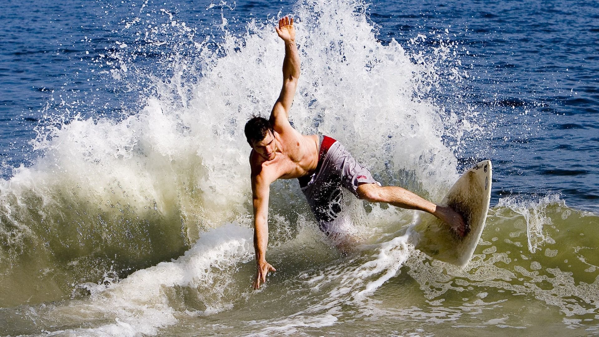 开云体育APP下载-自由泳划水深度与速度关系图解，自由泳划水效率低